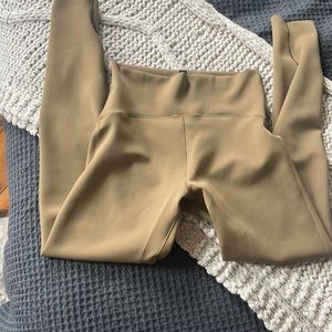 Offline real luxe leggings. Worn once. Like new